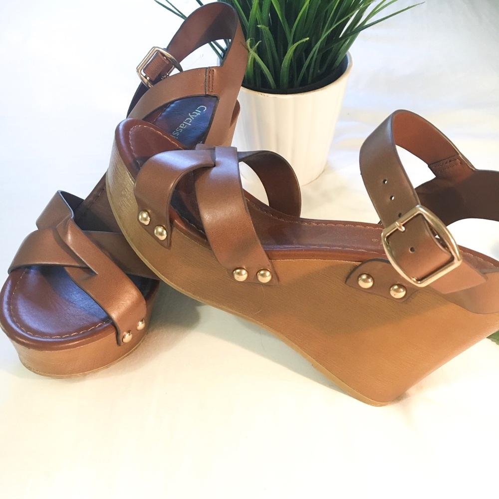 Brown Wedges